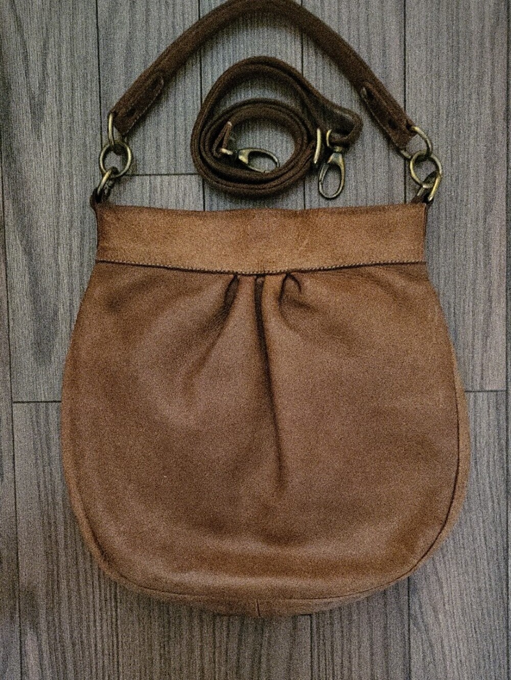 Roots Tribe Leather Shoulder Bag with Front Zip - Picture 7 of 10